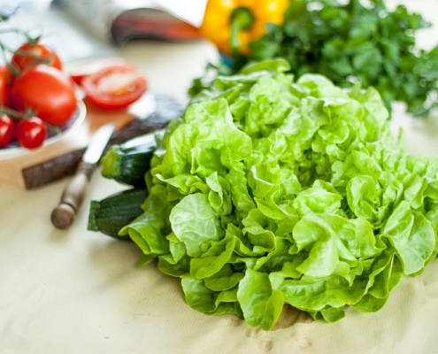 Rezepte für Kartoffelsalat, Couscous-salat und Gurkensalat mit Salatdressing