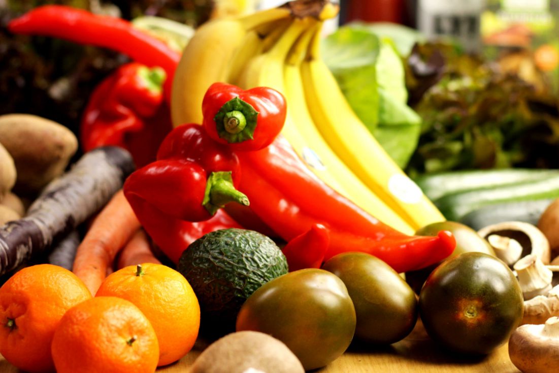 großhandel-köln-bio-obst-und-gemüse-online-kaufen-paprika-banane-clementine-tomate