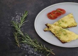 Kochbox Überbackenes Röstbrot an Pastinakencreme